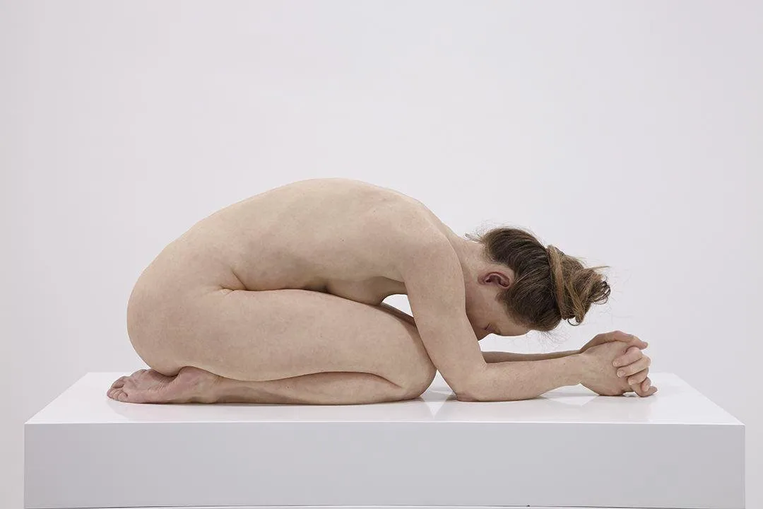 Sam Jinks, Kneeling Woman, 2015